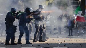 Video: disparan bala de goma a reportera en vivo durante protesta en Los Ángeles