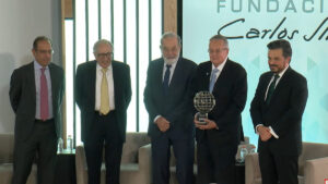 Fundación Carlos Slim entrega Premios en Salud 2025: galardona institución excepcional y trayectoria