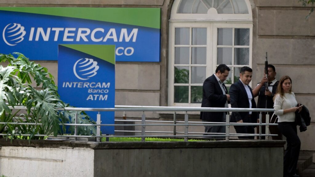 Sanciones a bancos y casa de bolsa mexicanos supone terremoto en sistema financiero: Arturo Ángel