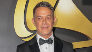 Fan de Alejandro Sanz relata “vínculo sexual” y “pesadilla” con el cantante: “Era una niña”