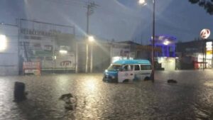 Se desborda el río La Coyotera tras fuertes lluvias en Ixtapaluca