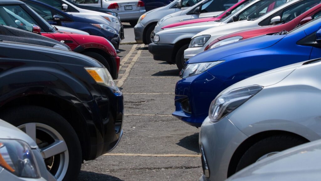 se-hacen-pasar-por-clientes-y-roban-7-autos-de-agencia-en-cdmx