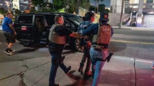 Seguridad Nacional de EE. UU. exhibe en redes a mexicanos detenidos en redadas