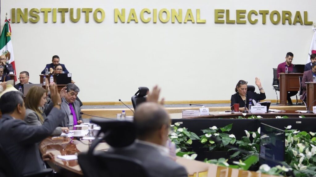 INE multa a Morena con más de 21 mdp por no reportar propaganda y entregar informes de precampaña fuera de los mecanismos oficiales