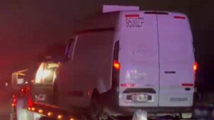 Jornada sangrienta en Sinaloa; hallan 20 cuerpos: 4 colgados y 16 en una camioneta