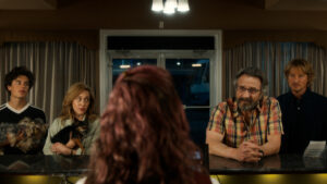 Mariana Treviño comparte créditos con Owen Wilson en “Stick: el swing perfecto”, la nueva comedia de AppleTV+