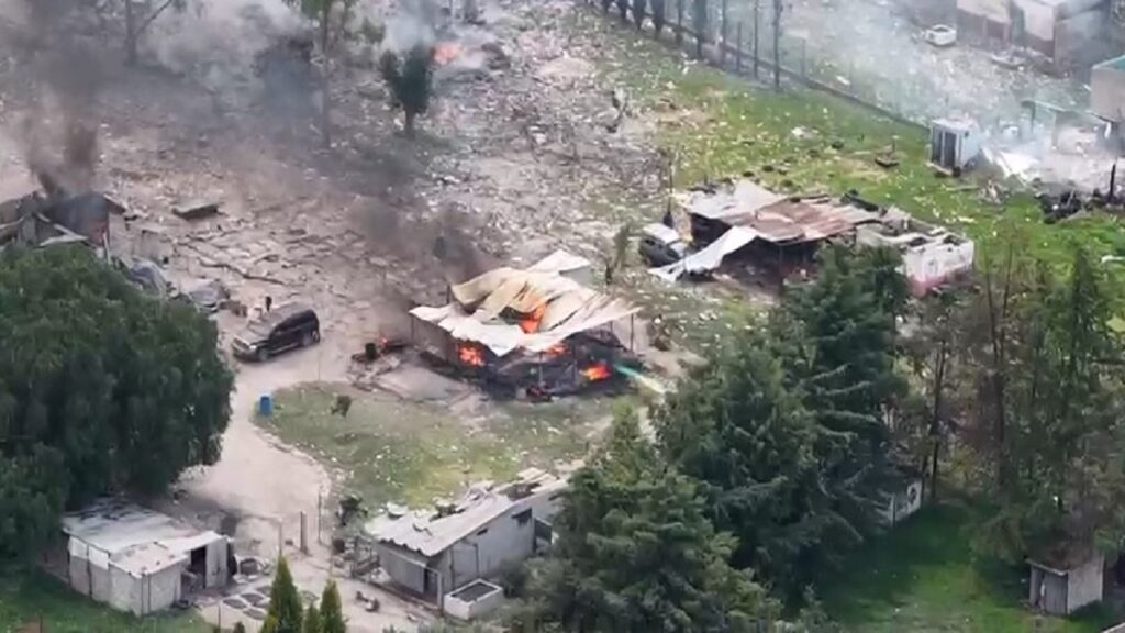 suman-2-muertos-tras-explosion-de-pirotecnia-en-tultepec