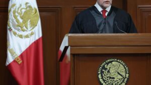 Ministros sin toga: ¿qué dice el decreto 104 que obliga a usarla y que pasaría si se incumple?