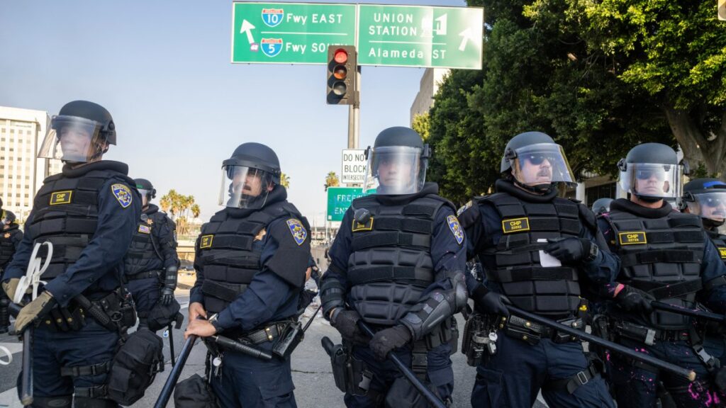 Toque de queda en Los Ángeles, California