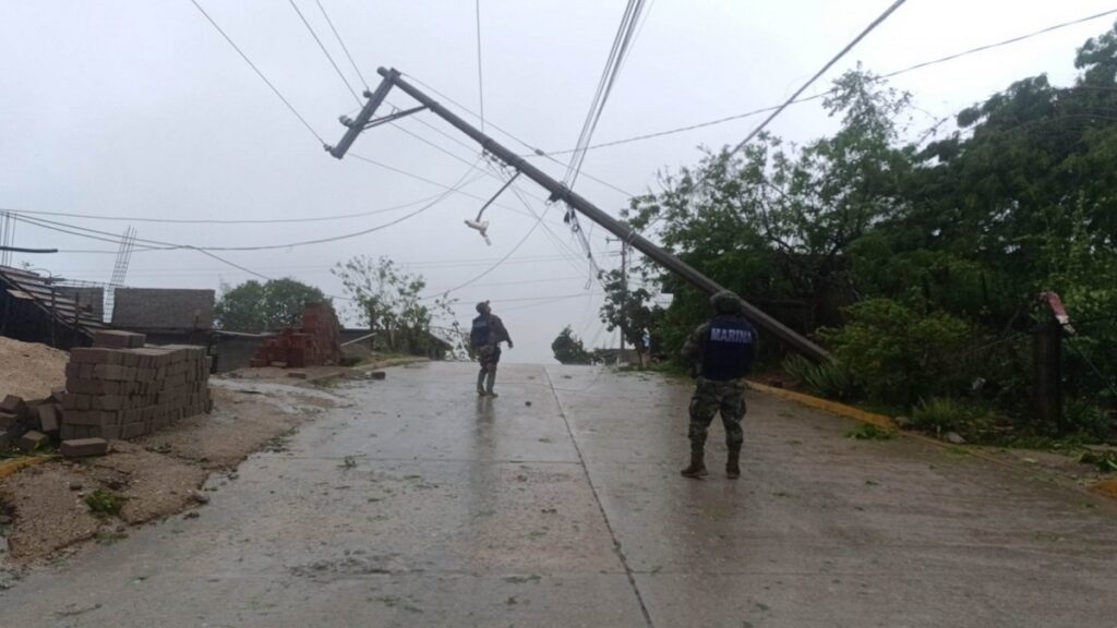 tras-erick-vigilan-otro-posible-ciclon-frente-a-oaxaca-y-chiapas