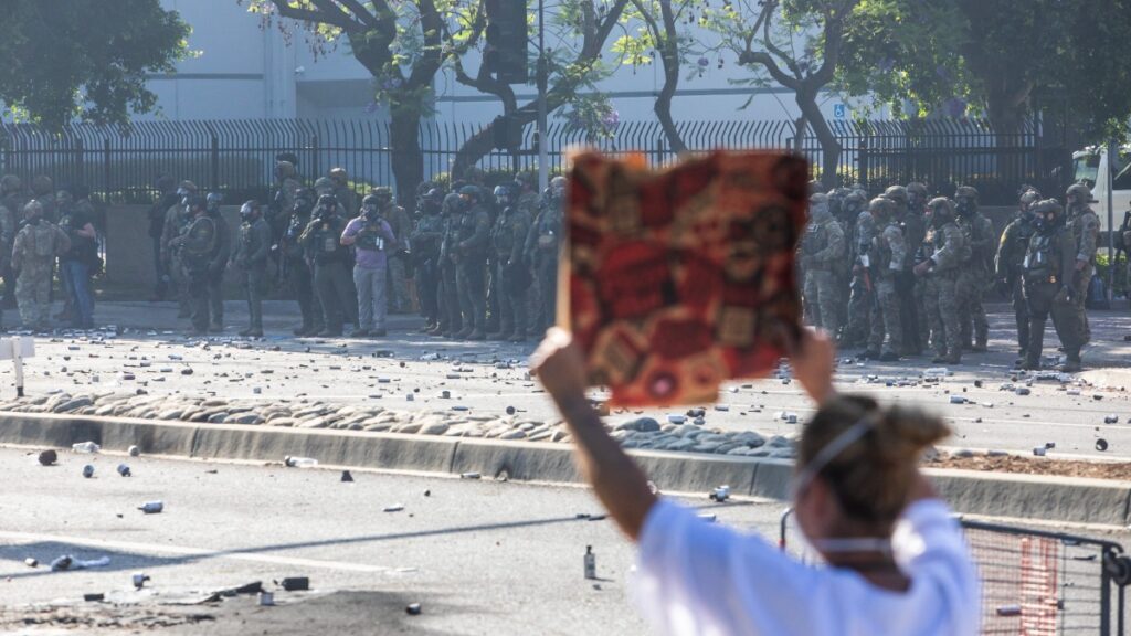 Trump refuerza con Guardia Nacional control de protestas contra redadas en California