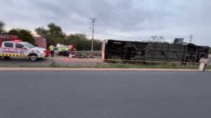 Volcadura de autobús en carretera de Nuevo León deja 11 muertos y 19 heridos