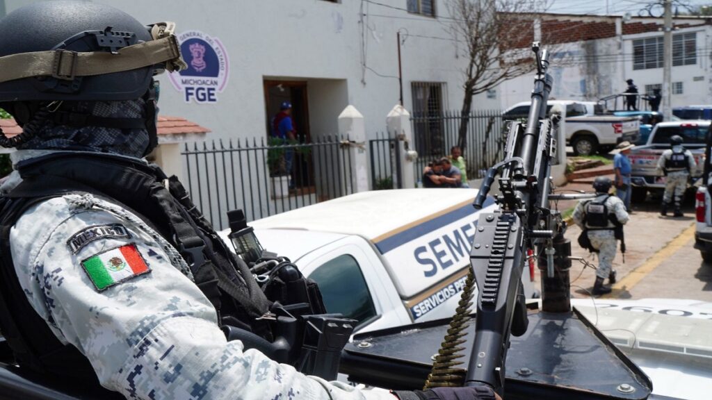 zitacuaro-michoacan-en-alerta-enfrentamientos-paralizan-comercios-y-escuelas