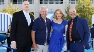 Elenco original de “Los 4 Fantásticos” se luce en la alfombra azul
