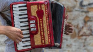 ¿Quién es Betillo Guerrero, el cantante que presuntamente fue detenido en Chiapas y es relacionado con el Cártel de Sinaloa?