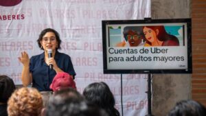 ¿Eres adulto mayor y asistes a los PILARES en CDMX? Podrás pedir taxi gratis desde una app