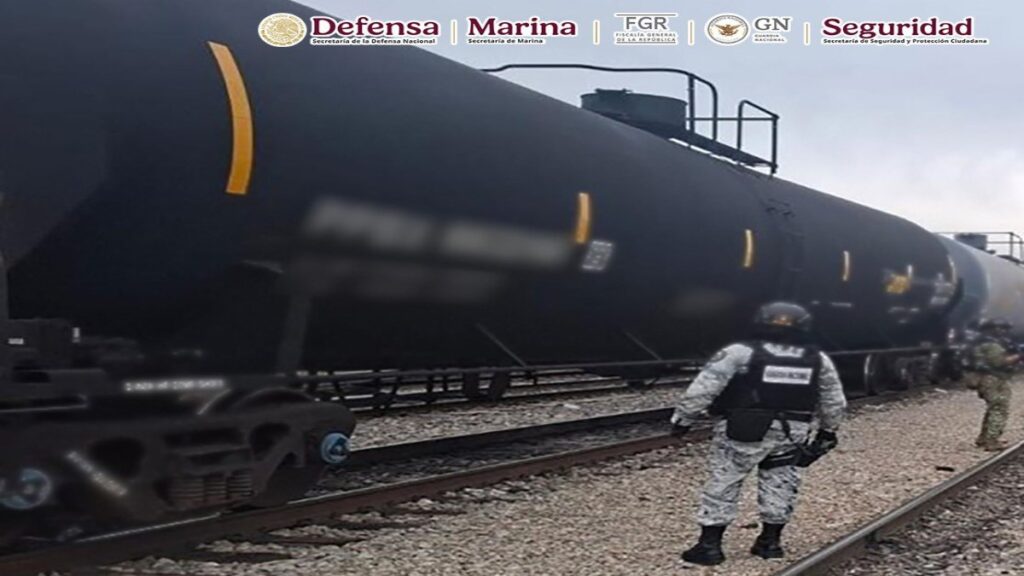 Aseguran Carrostanque Con Más De   Millones De Litros De Combustible En Coahuila