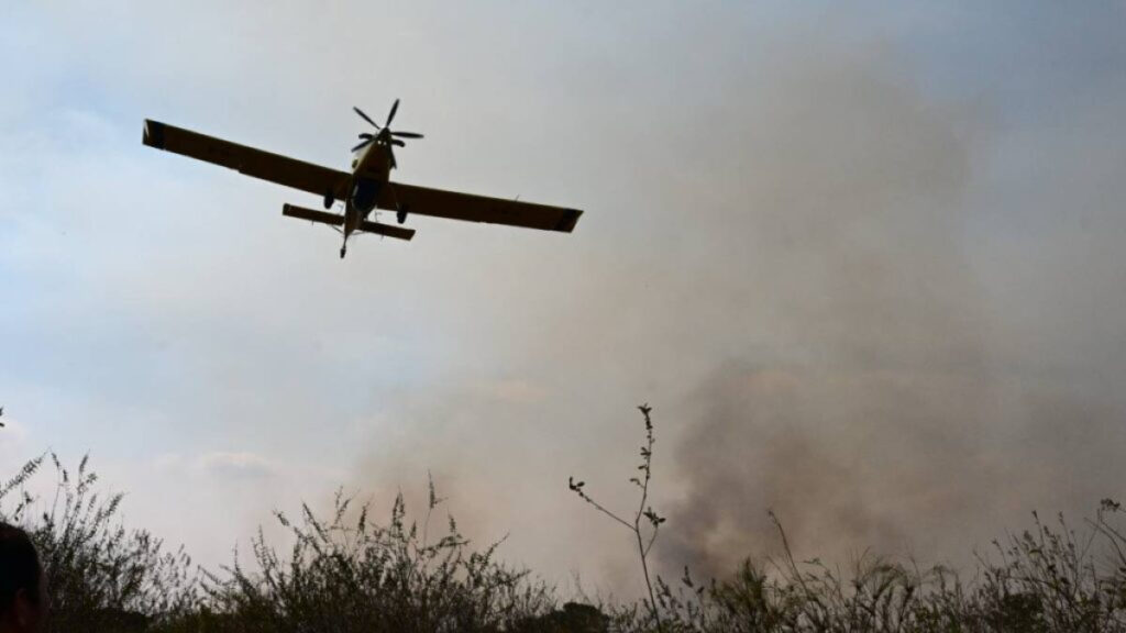 Se estrella avión con 14 personas a bordo en Estados Unidos