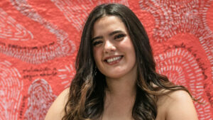 Camila Fernández se avienta “palomazo” de su nuevo sencillo y sorprende con su voz
