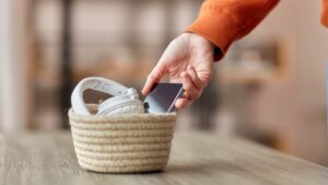 ¿Te vas a “desconectar” de tu celular en vacaciones? Cuidado, podrías ser blanco de ciberdelincuentes