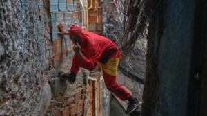 “¡No contaban con su astucia!”: “Chapulín Colorado” ayuda a capturar narcomenudistas en Perú