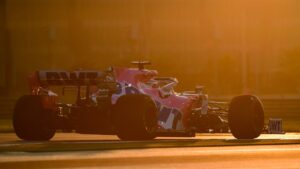 ¿Dañaron el monoplaza que manejó Checo Pérez en 2019? Influencers fueron detenidos en GP de Gran Bretaña
