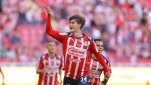 ¡Partidazo! Chivas rescata un triunfo de locura ante San Luis