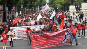 CNTE anuncia “última movilización” en CDMX; marcharán al Zócalo