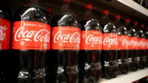 Coca-Cola lanzará refresco hecho con azúcar de caña en EE. UU.