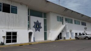 Rescatan a mujer encerrada tres días por su pareja en Colima; la dejó incomunicada por celos
