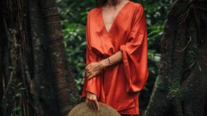 Color de moda verano 2025: el tono que dominará la temporada y cómo combinarlo
