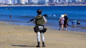 Despliegan más de 6 mil agentes en Guerrero por vacaciones de verano