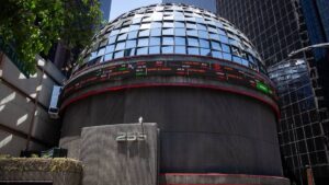 Peso y bolsa avanzan tras acuerdo arancelario con EE. UU.