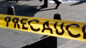 IMÁGENES FUERTES: Joven se avienta de puente en Las Cruces en Acapulco