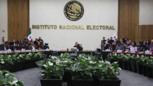Adiós, plástico: aprueba INE nueva credencial