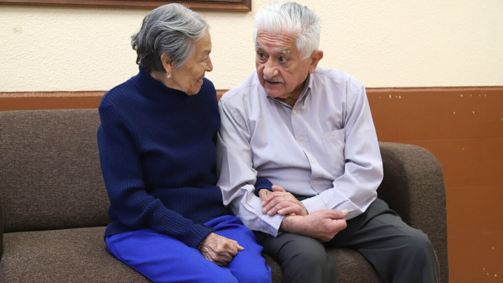 No, la demencia no viene de la mano con la vejez
