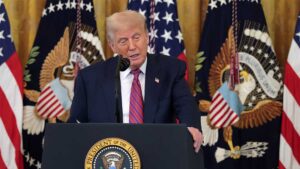 Popularidad de Trump en caída libre: más del 50% desaprueban medidas antimigrantes