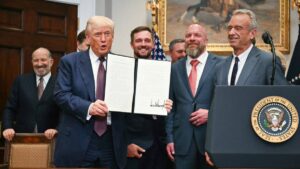 Trump cumple: eleva aranceles a países; entran en vigor el 7 de agosto