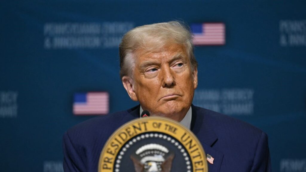 EE. UU. impedirá que migrantes sin visa pidan libertad bajo fianza. Trump refuerza detención migratoria durante procesos de deportación