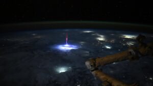 “Duende rojo” es visible sobre México y es captado desde el espacio por astronauta: foto