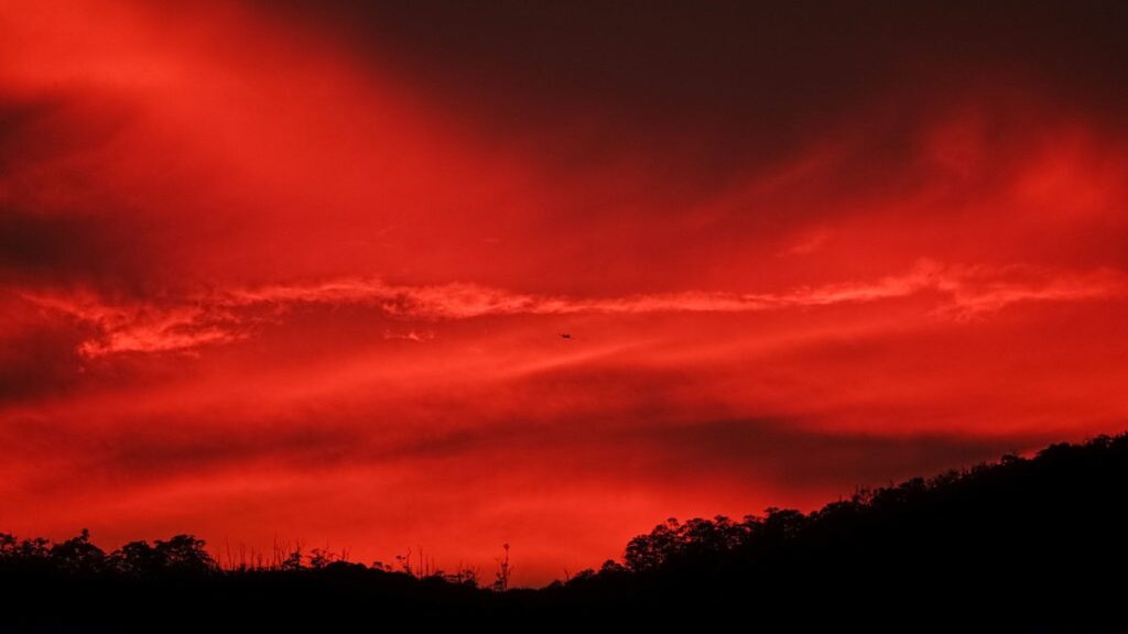 Duendes Rojos Volcan De Colima Luces