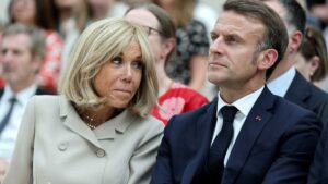Emmanuel Macron y su esposa Brigitte demandan a influencer por decir que ella “nació hombre”