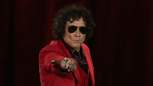 Enrique Bunbury estalla contra fan por grabar durante concierto