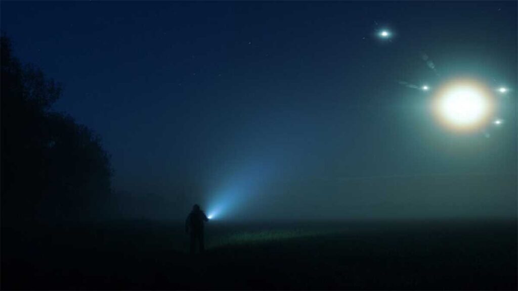 Captaron misterioso objeto en el cielo.