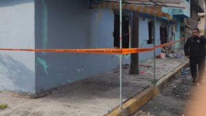 Flamazo por acumulación de gas moviliza a cuerpos de emergencia en Iztapalapa