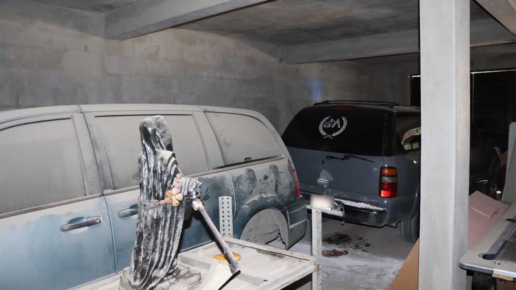 Autoridades encontraron 3 cuerpos durante cateo en Ciudad Juárez.