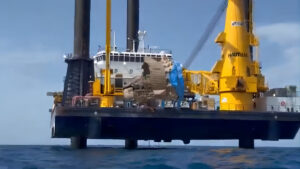 Plataforma de EE.UU. recoge restos del cohete de SpaceX en el Golfo de México, se desconoce si tiene permiso