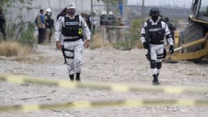 Altos mandos de la Marina, señalados en red de huachicol