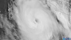 Captan desde el espacio al huracán Flossie de categoría 2