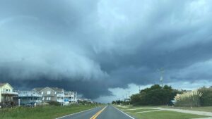 Imágenes de inundaciones en Carolina del Norte y Sur por Chantal, ahora ciclón post-tropical
